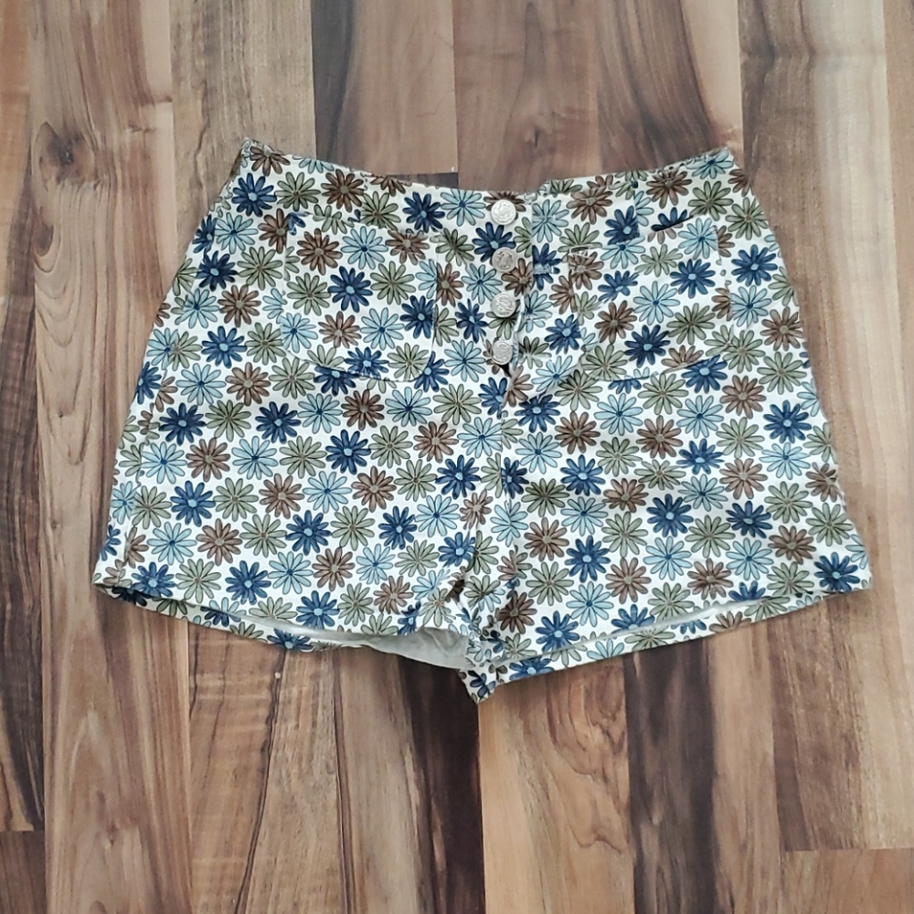 Vintage flower shorts